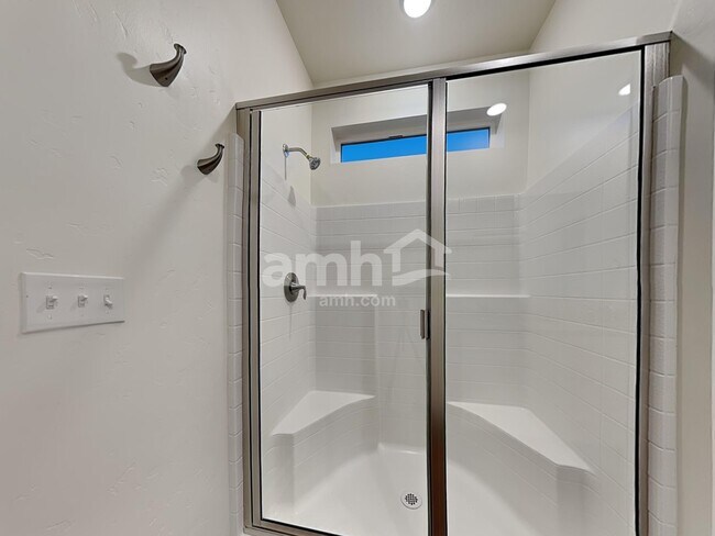 Building Photo - 3465 S Bartlett Ave