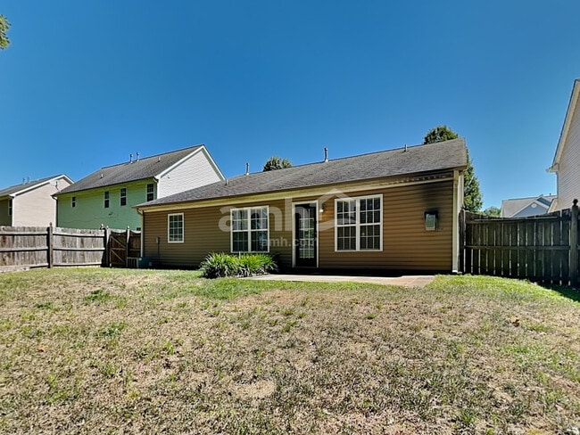 Building Photo - 1956 Longburn Dr