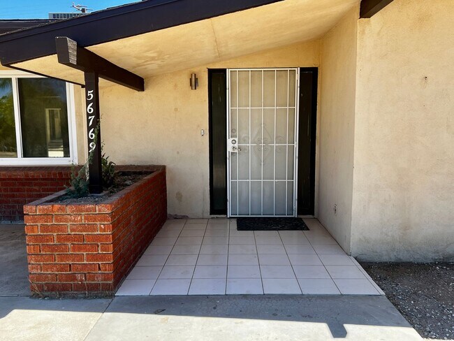 Building Photo - 56769 Joshua Dr