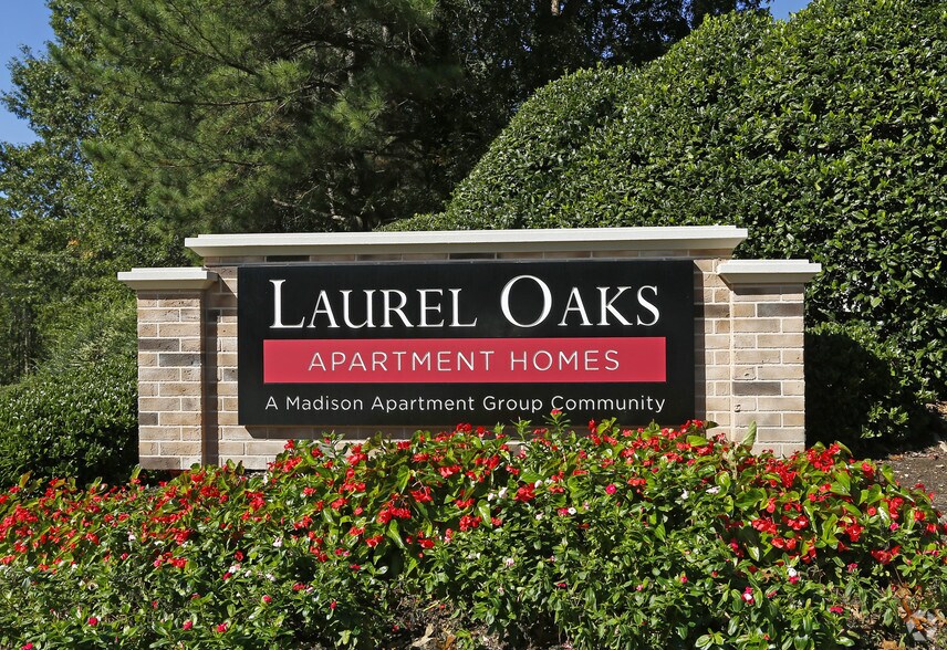 Primary Photo - Laurel Oaks