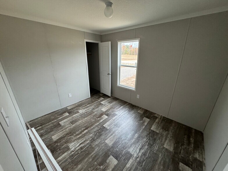 Building Photo - 365 Patriot Ln