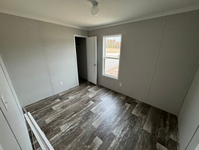 Building Photo - 365 Patriot Ln