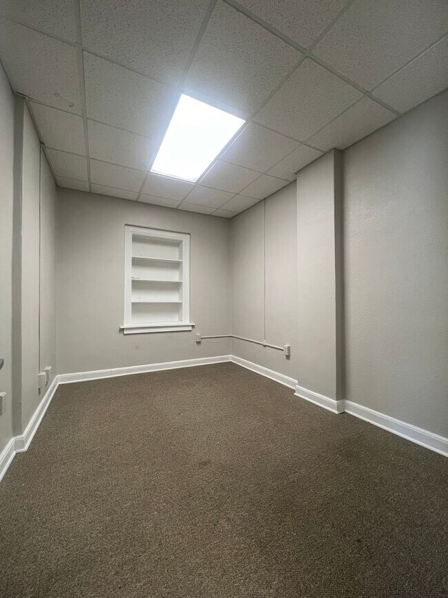 Building Photo - 602 3rd Ave N