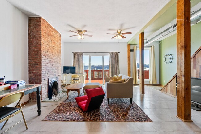 Unit 2 - 1764 Perrysville Ave
