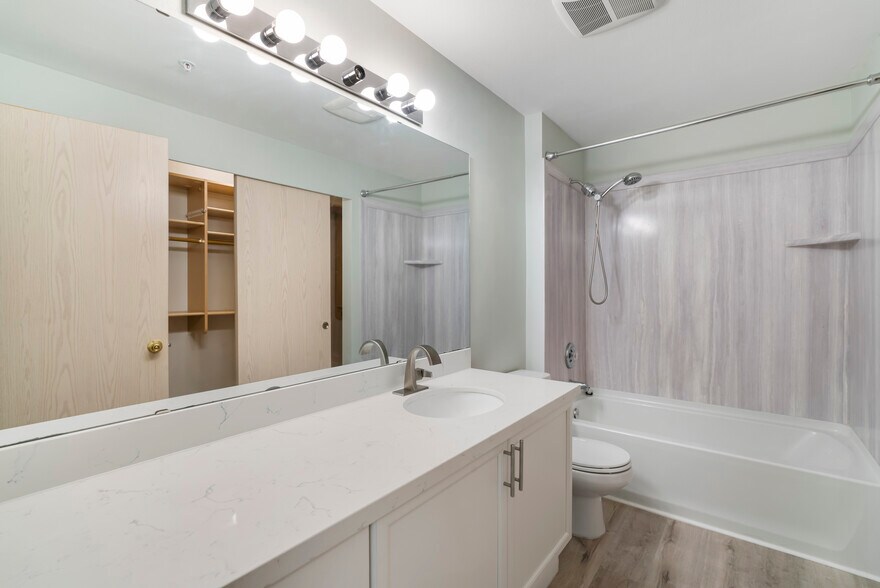 Master bath with large walk-in California closet - 9910 NE 137th St