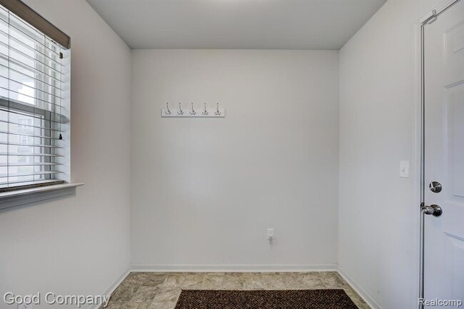 Building Photo - 2500 Normandy Rd