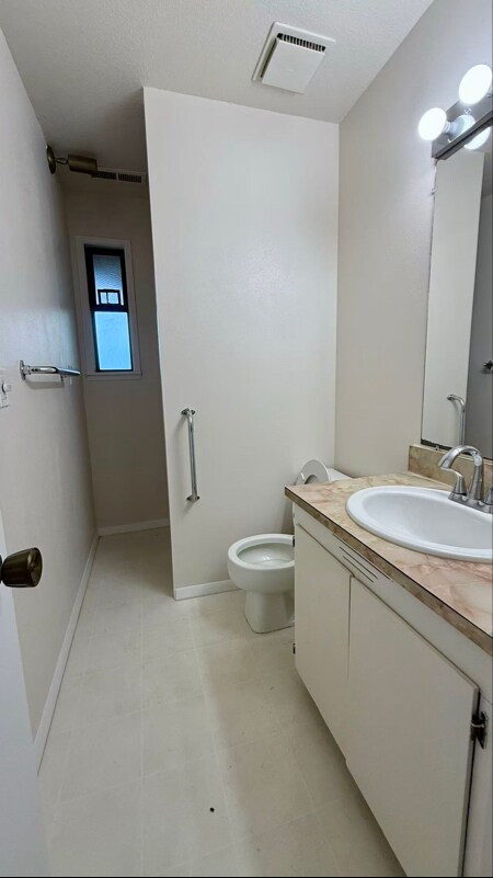 Building Photo - 215 19th Ave