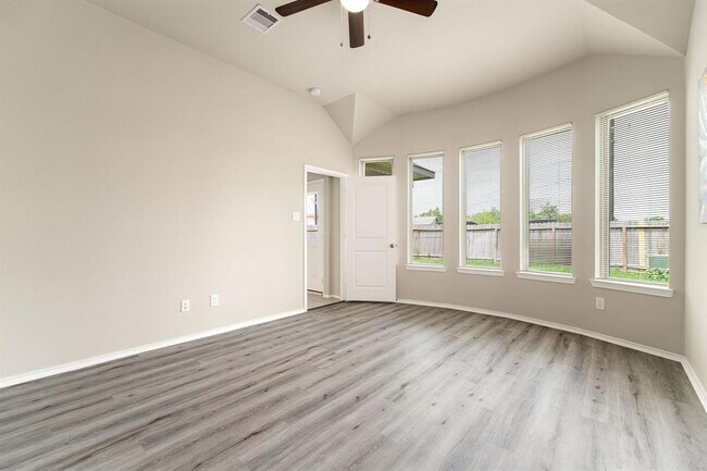 Building Photo - 5014 Aspen Orch Dr