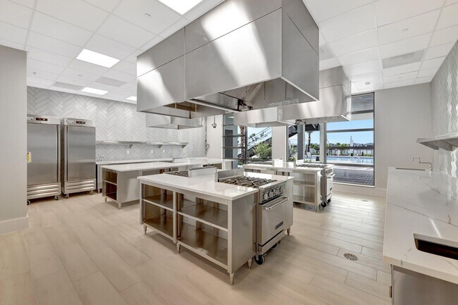 Building Photo - 11740 SW Aquila Wy