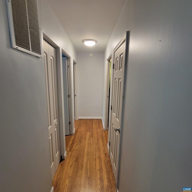 Building Photo - 2751 McElroy Dr