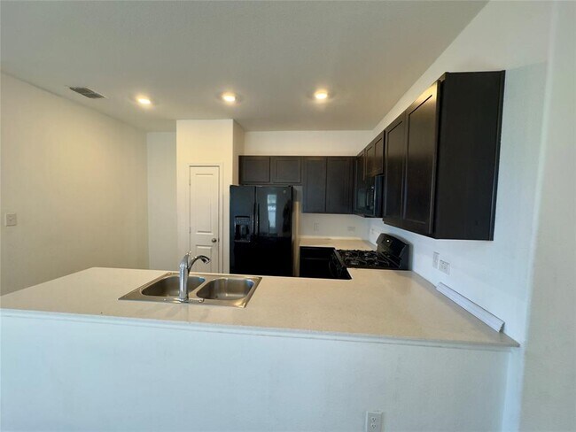 Building Photo - 511 Halfmoon Dr