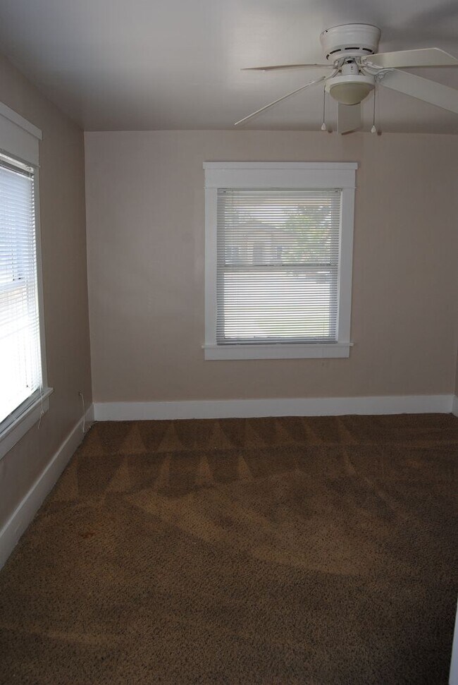 Building Photo - 1730 3rd St