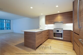 Building Photo - 583 Battery St