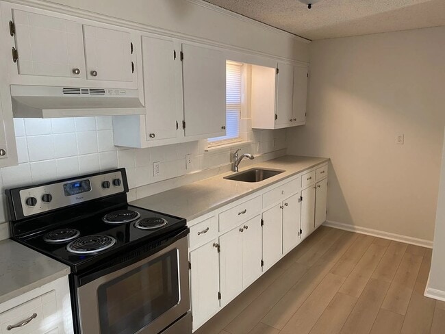 Building Photo - 2BR Home in Port Allen | Garden District of West Baton Rouge