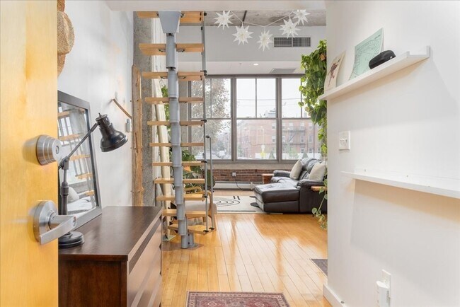 Building Photo - 156 Porter St