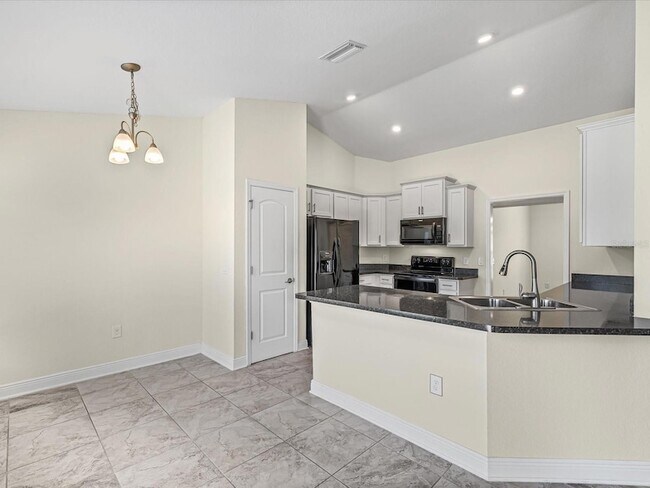 Building Photo - 12498 Stevie Marie Ct