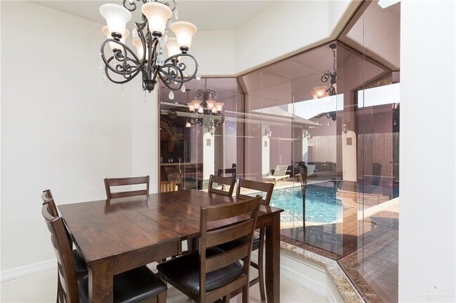 Building Photo - 25 Ebony Ave