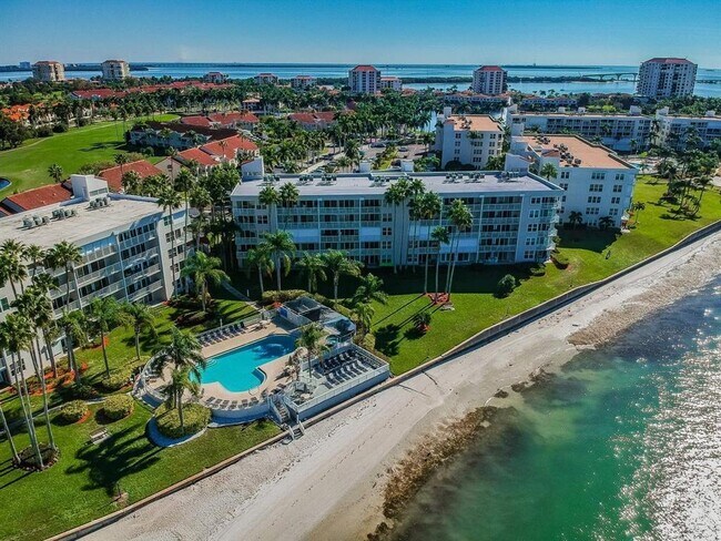 Building Photo - 5901 Bahia Del Mar Cir N