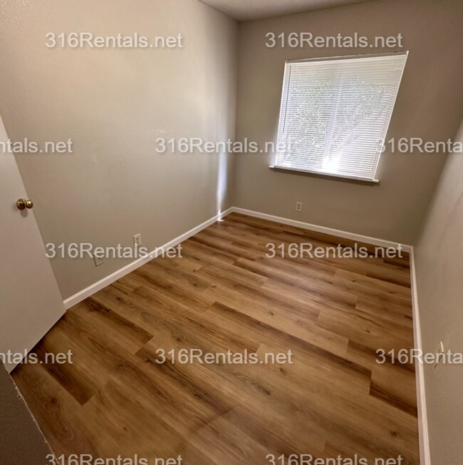 Building Photo - $725 - SECTION 8/ Housing Voucher approved 3 bedroom / 1 bathroom - Newly remodeled Apartment