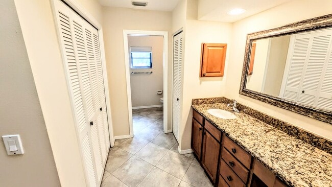 Building Photo - Annual UNfurnished 2/2 SFH in Palm-Aire