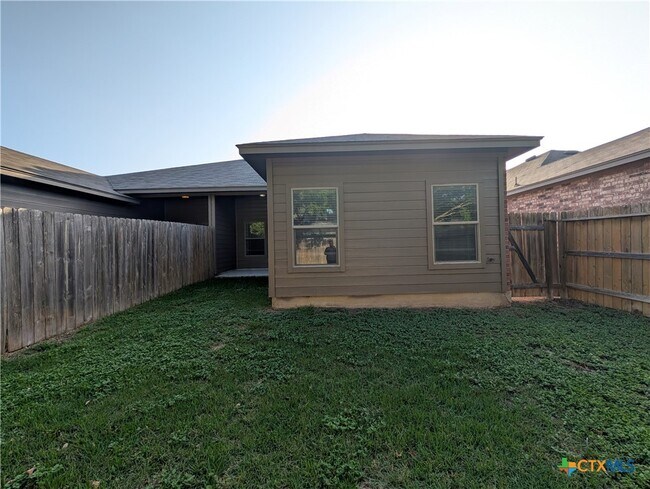 Building Photo - 1209 FM306
