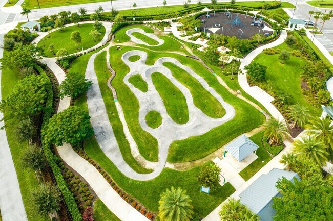 Building Photo - 14971 RedCove Pl