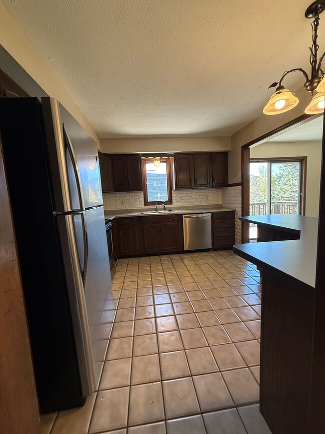 Building Photo - 3 BR / 3 BA Single-family home near Ellett...