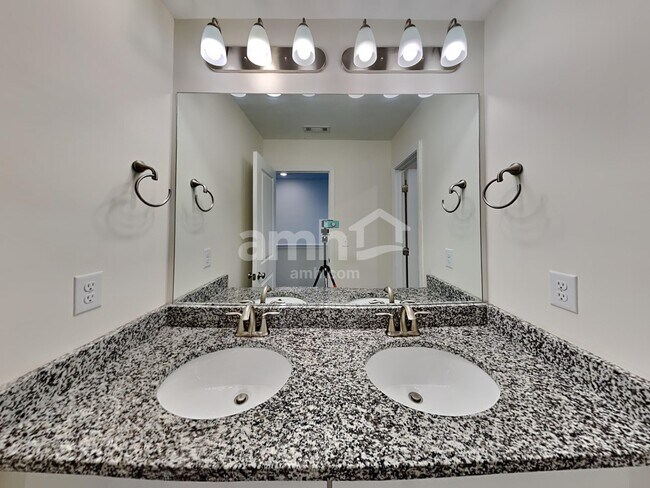 Building Photo - 73 Shelby Ct