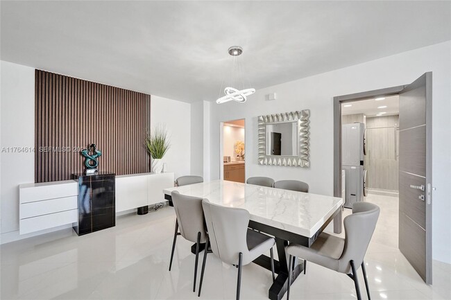 Building Photo - 4001 S Ocean Dr