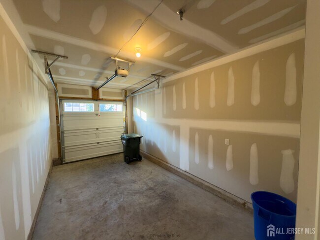 Building Photo - 246 Park Ln