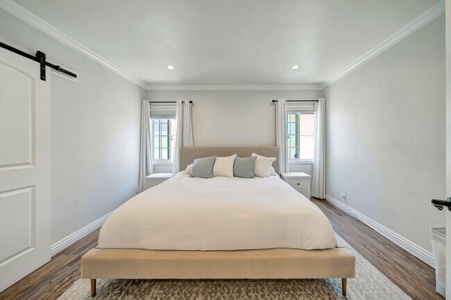 Building Photo - 7847 Apperson St