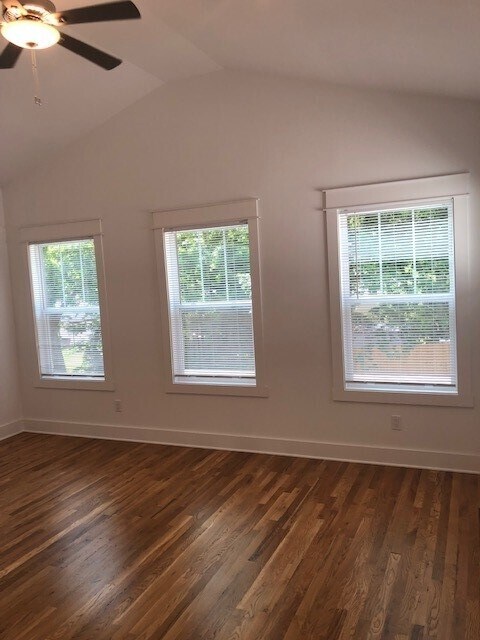 Upstairs bedroom (with full bath) - 6361 A Ivy St