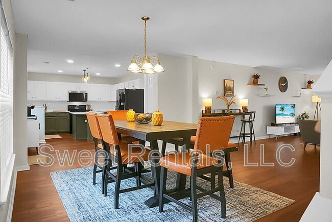 Building Photo - 124 Larkspur Dr