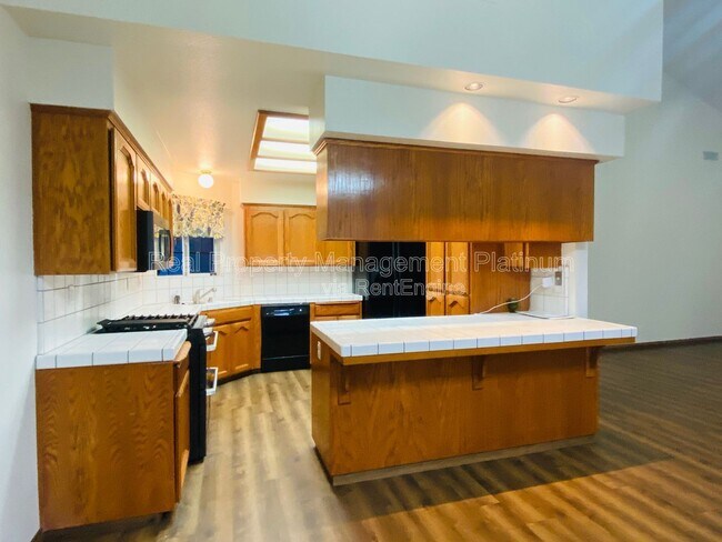 Building Photo - 22 Bliss Ave