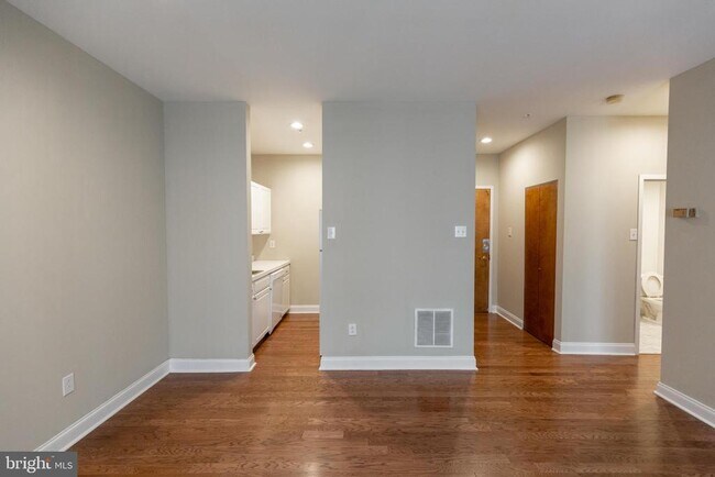 Building Photo - 1600 Walnut St