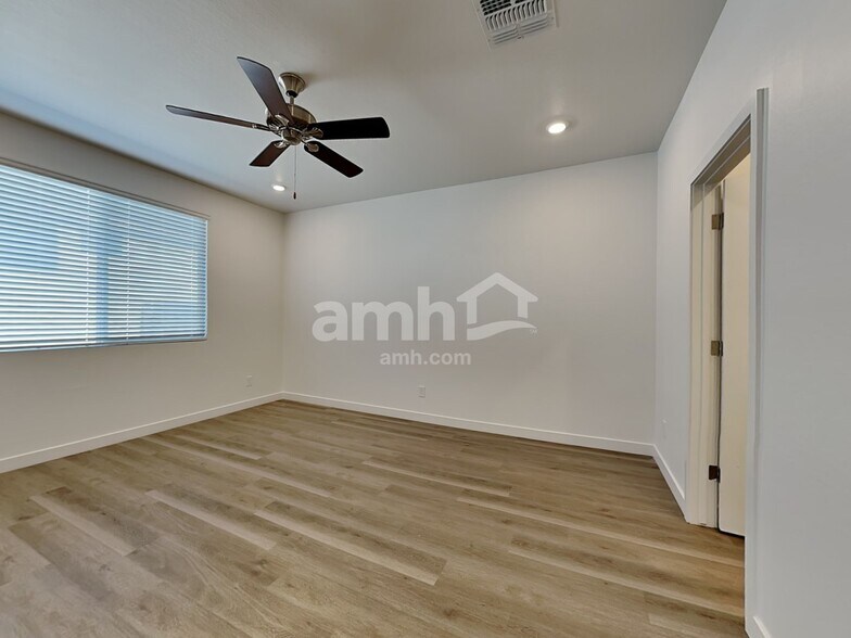 Building Photo - 20177 W Thomas Rd