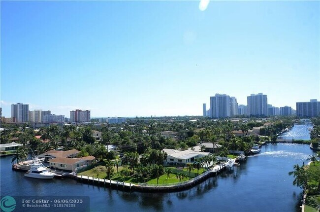 Building Photo - 401 Golden Isles Dr