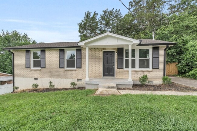 Building Photo - Incredible Fully-Updated 3 Bedroom Home wi...