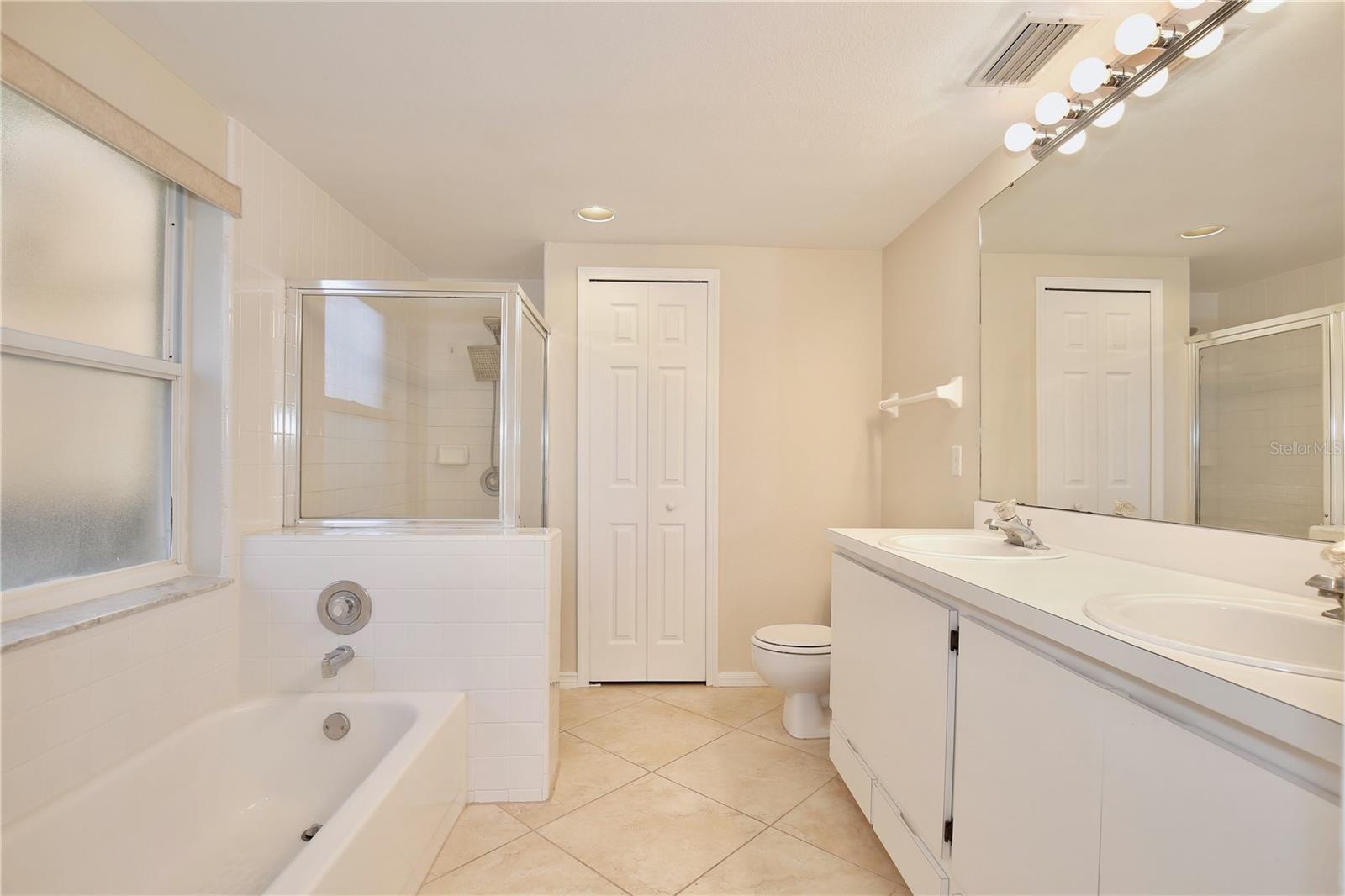 Building Photo - 2981 Viscount Cir
