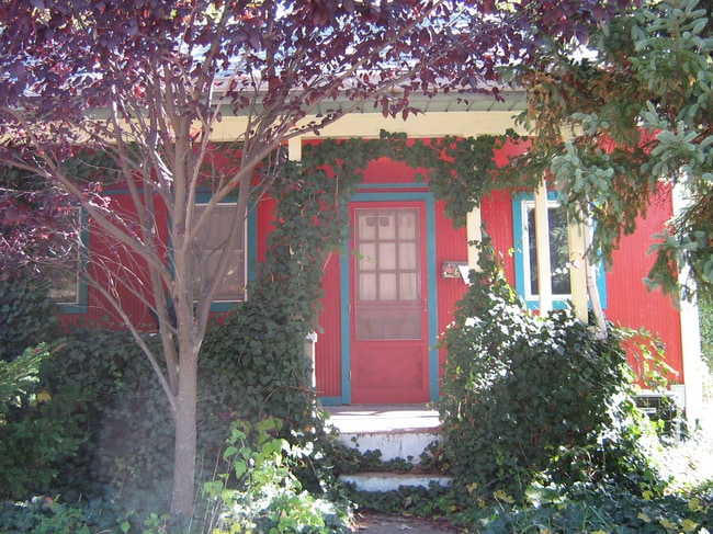 Primary Photo - 347 S Davisson St