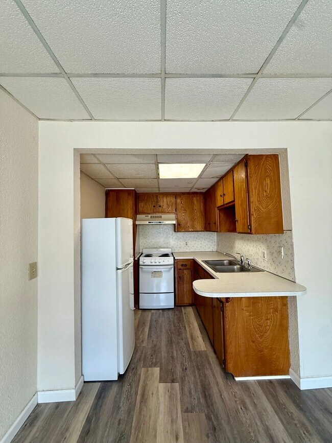 Building Photo - 603 S Evans Ave