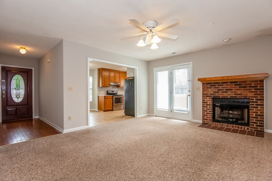 Building Photo - 4980 Valley Trail Ct