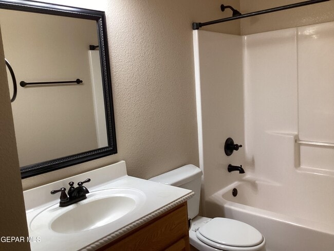 Building Photo - 5925 Speyside Dr