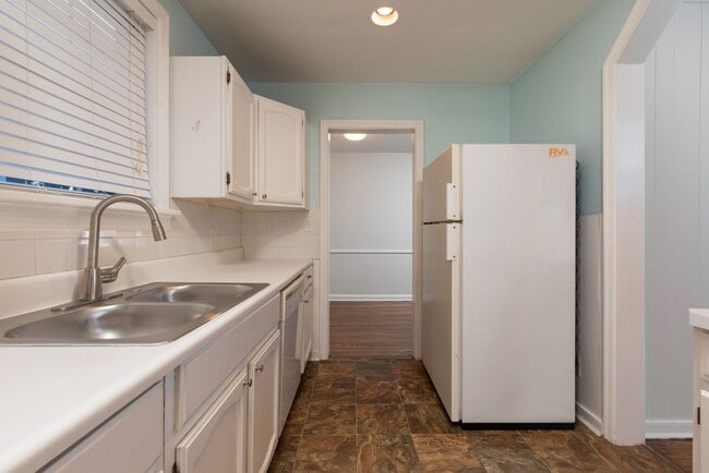 Building Photo - 2815 Irisdale Ave