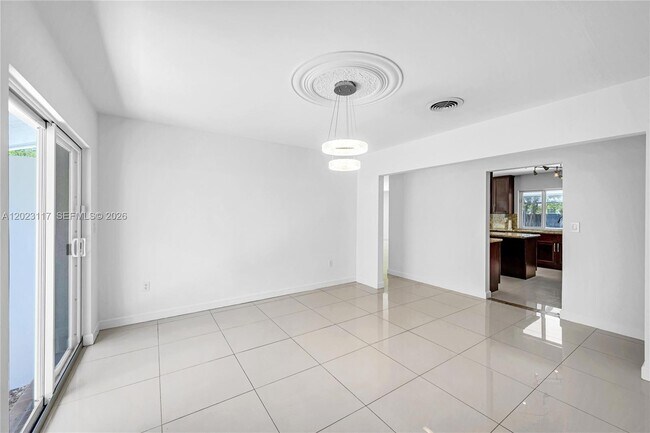 Building Photo - 13100 SW 81st Ave