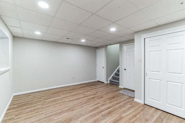 Building Photo - 487 Fort Hill Cir