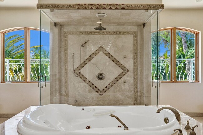 Building Photo - 3061 NE 43rd St