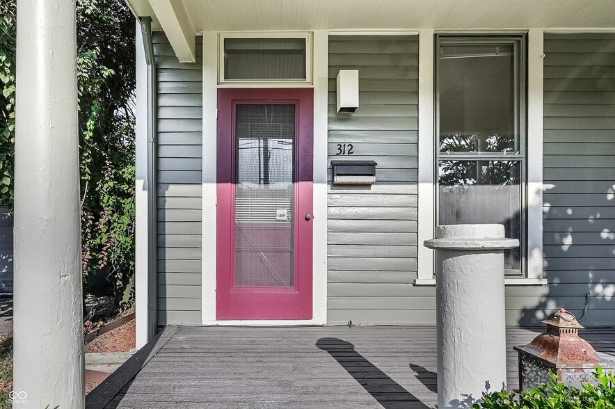 Building Photo - 312 N College Ave