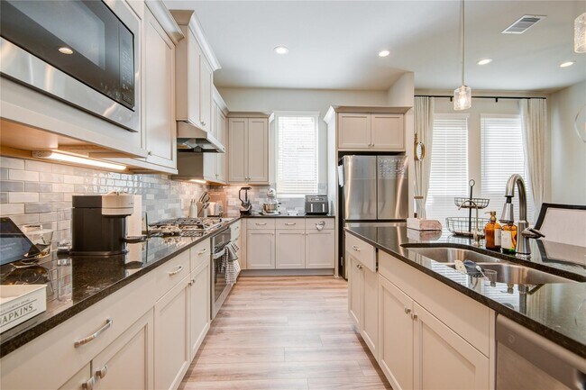 Building Photo - 7314 Kingbird Cv Ct