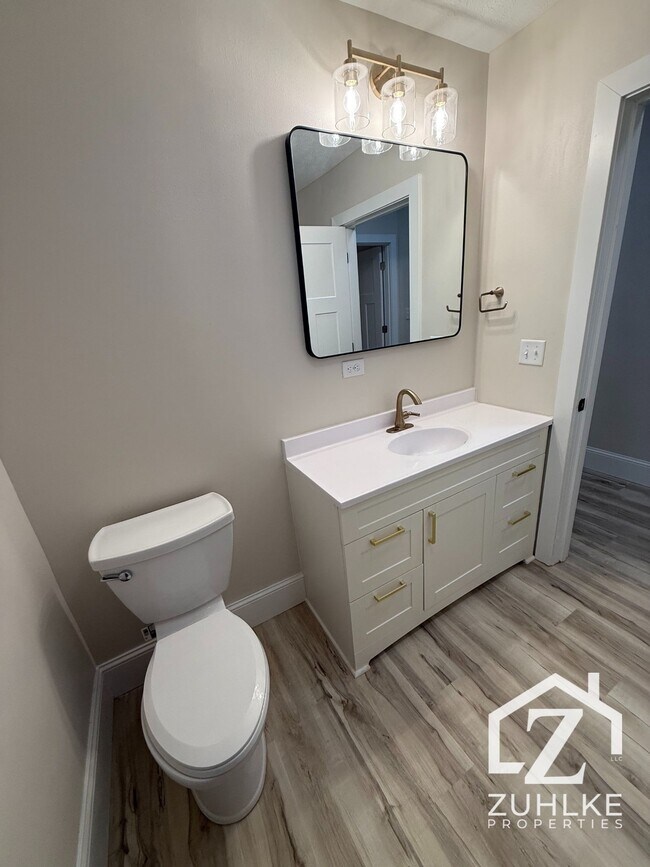 Building Photo - 201 N Pine St